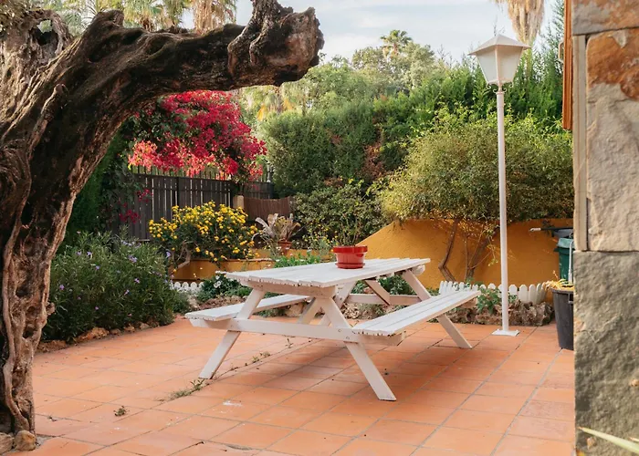 Chalet, Villa Rodeada De Naturaleza Piscina A Doce Klm De Valencia Y 7 Del Aeropuerto