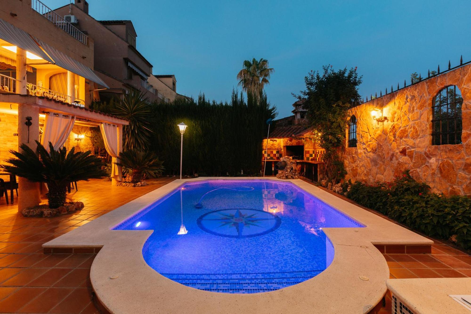 Chalet, Rodeada De Naturaleza Piscina A Doce Klm De Y 7 Del Aeropuerto Casa de vacances