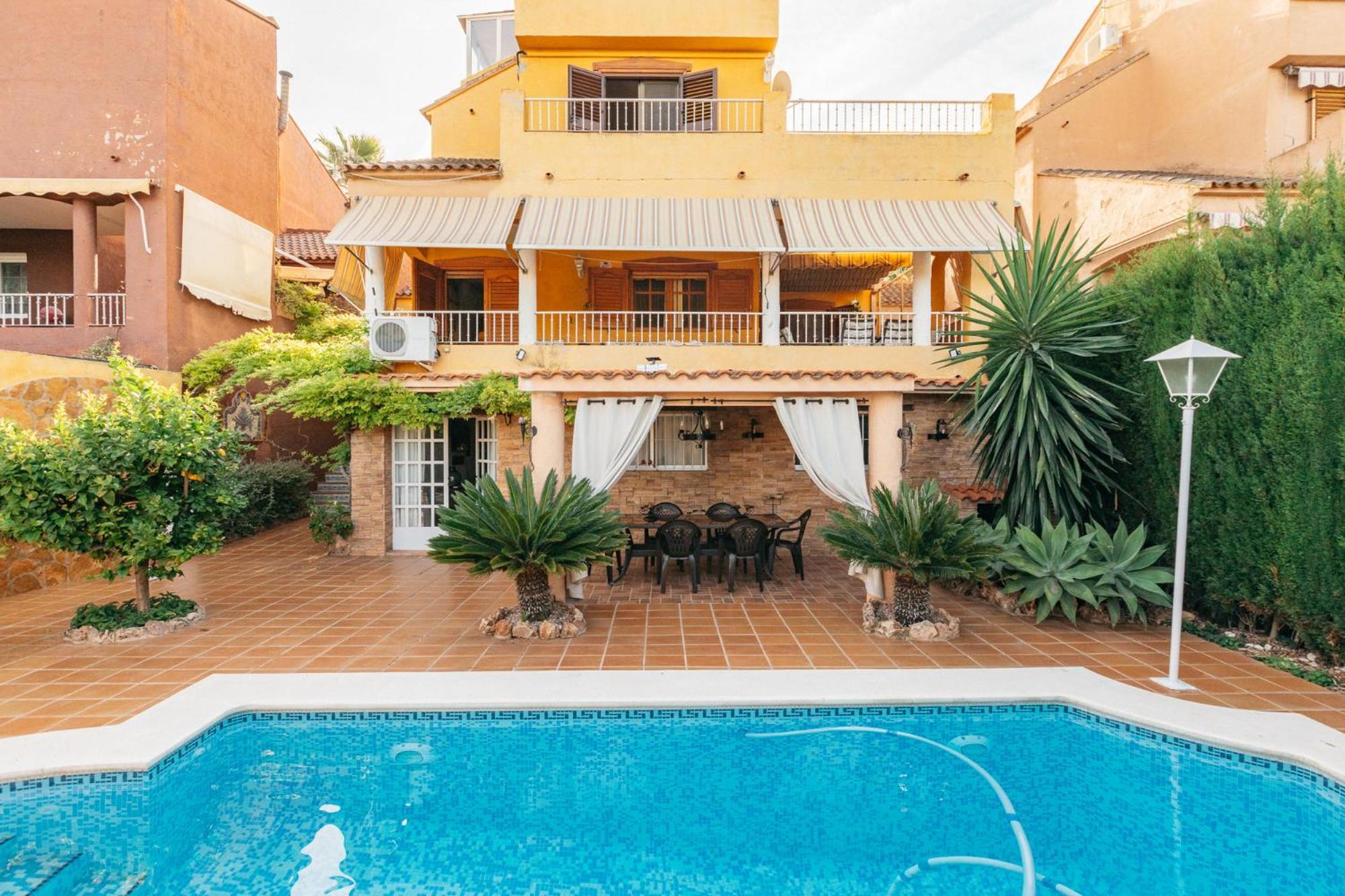 Chalet, Rodeada De Naturaleza Piscina A Doce Klm De Y 7 Del Aeropuerto València